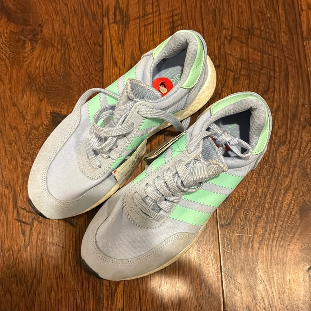 MWT adidas I-5923
Grey Mint White (Women's) size 6